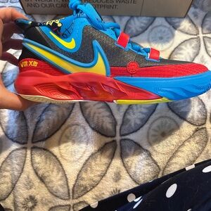 Nike Kyrie Irving boys size 6 youth. Brand new in box.